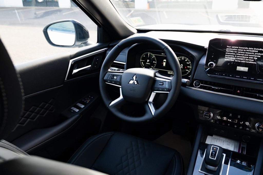 New 2025 Mitsubishi Outlander SEL Black Edition image 9