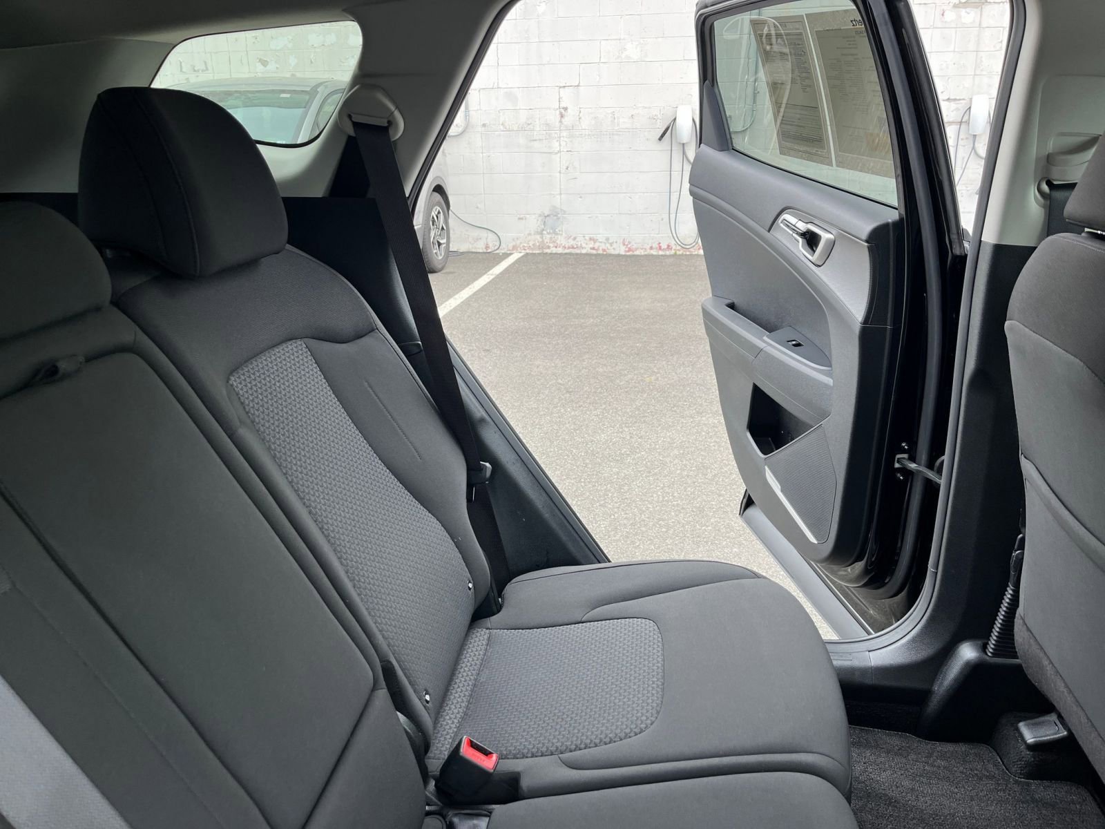 Used 2025 Kia Sportage LX FWD image 36