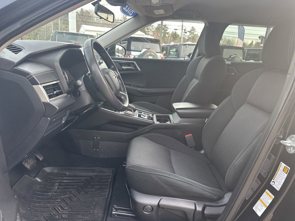 Used 2022 Mitsubishi Outlander ES image 13