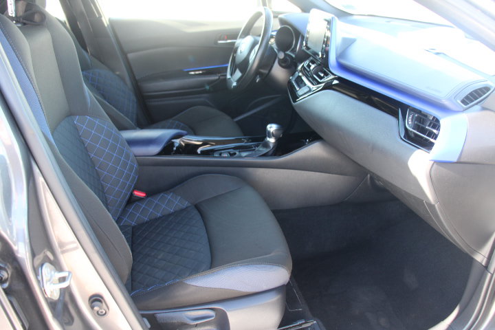 Used 2021 Toyota C-HR XLE FWD image 17