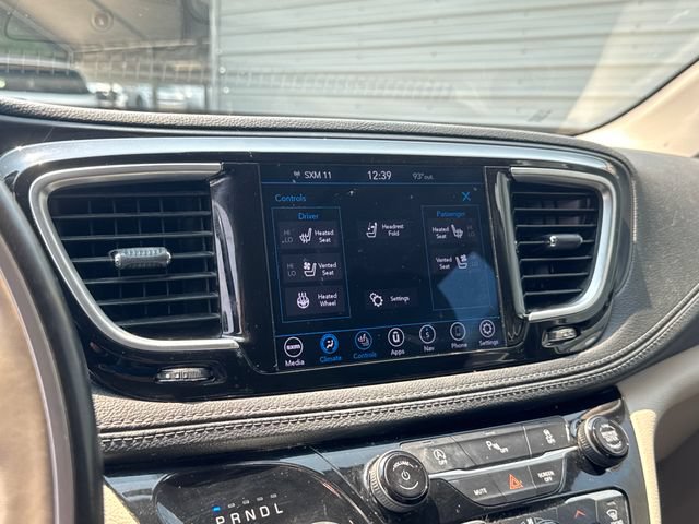 Used 2020 Chrysler Pacifica Limited FWD image 25