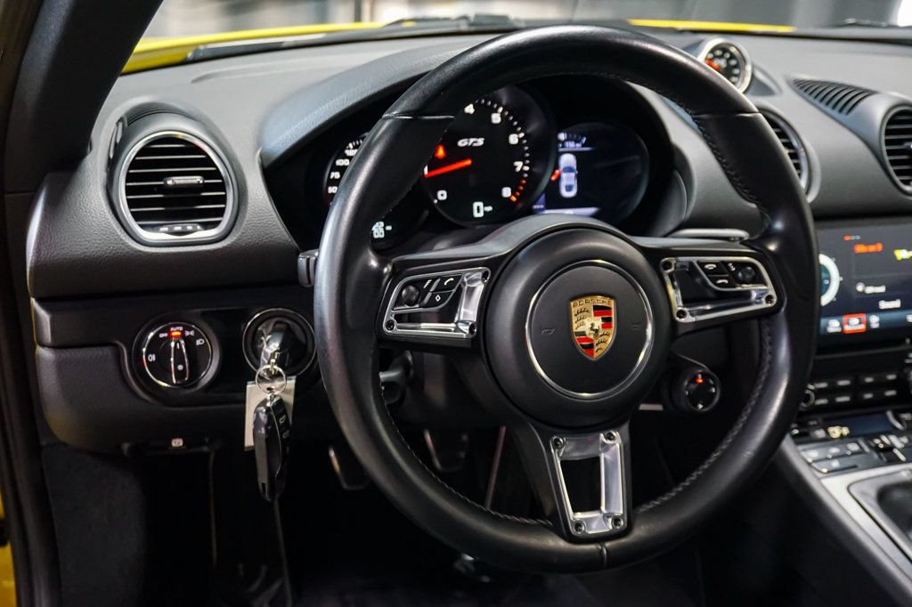 Used 2019 Porsche 718 Cayman RWD image 11