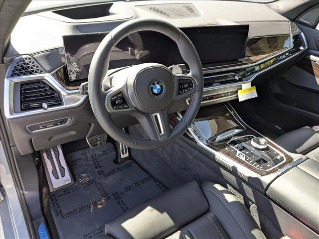 New 2026 BMW X7 M60i image 3