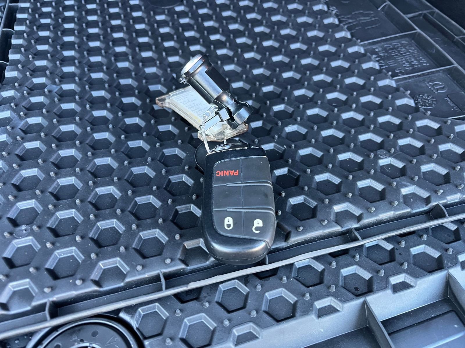 Used 2025 Jeep Compass Trailhawk image 22