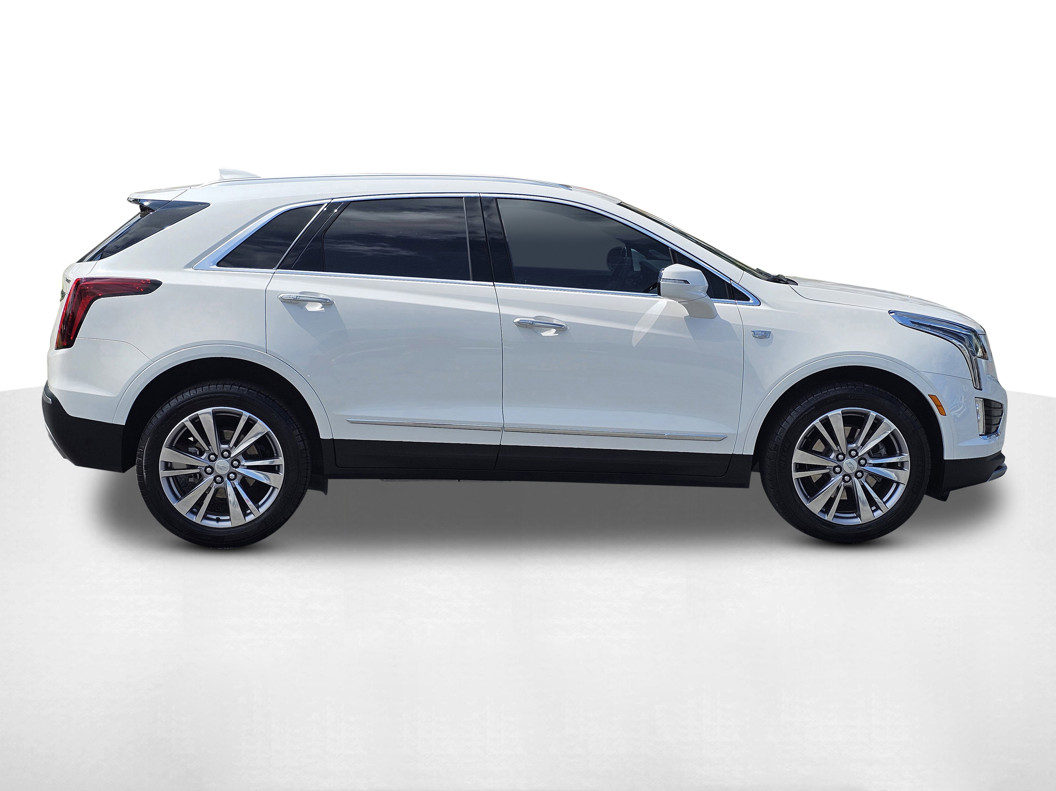 Used 2024 Cadillac XT5 Premium Luxury image 2