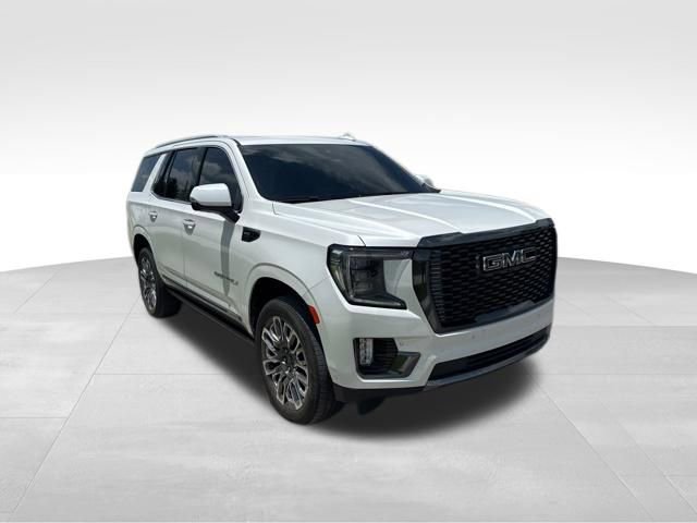 Used 2023 GMC Yukon Denali Ultimate w/ LPO, Floor Liner Package AWD/4WD image 2