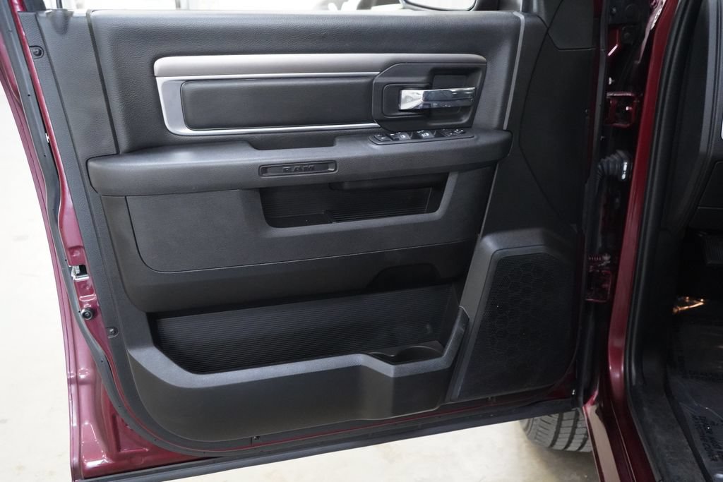 Used 2024 RAM 1500 Warlock AWD/4WD image 15