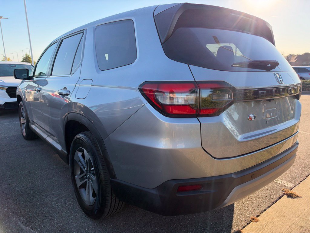 Used 2025 Honda Pilot EX-L image 5