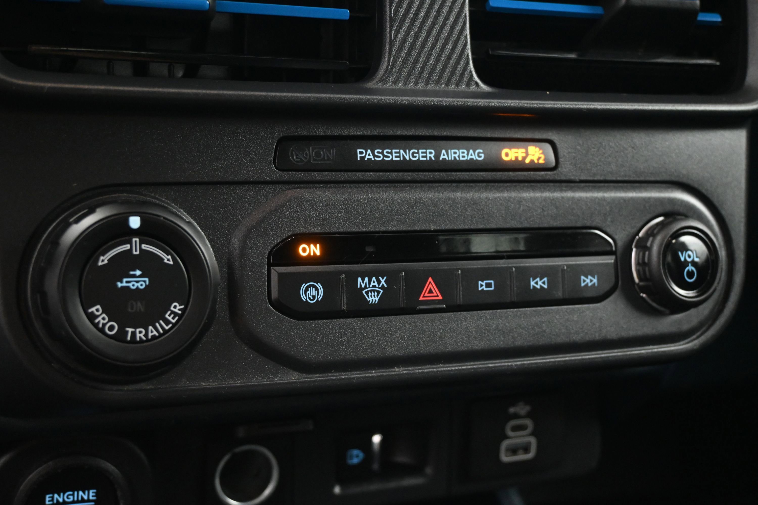 Used 2025 Ford Maverick Lobo AWD/4WD image 25