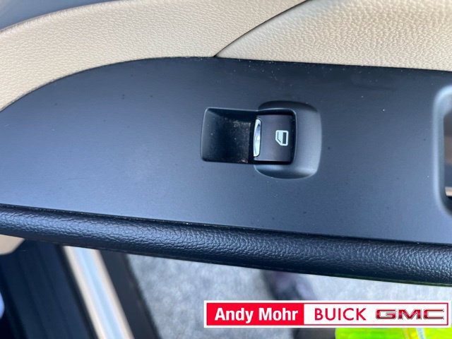 Used 2017 Ford Explorer XLT w/ Equipment Group 201A FWD image 41