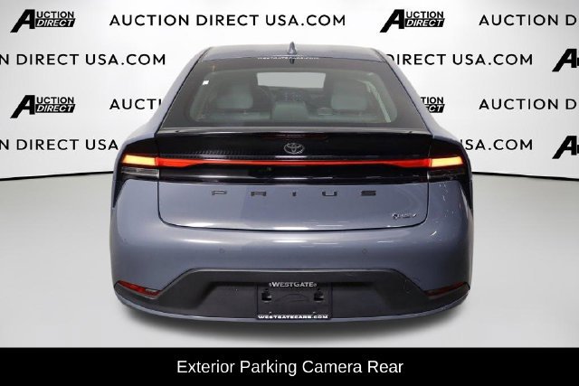 Used 2025 Toyota Prius LE FWD image 5