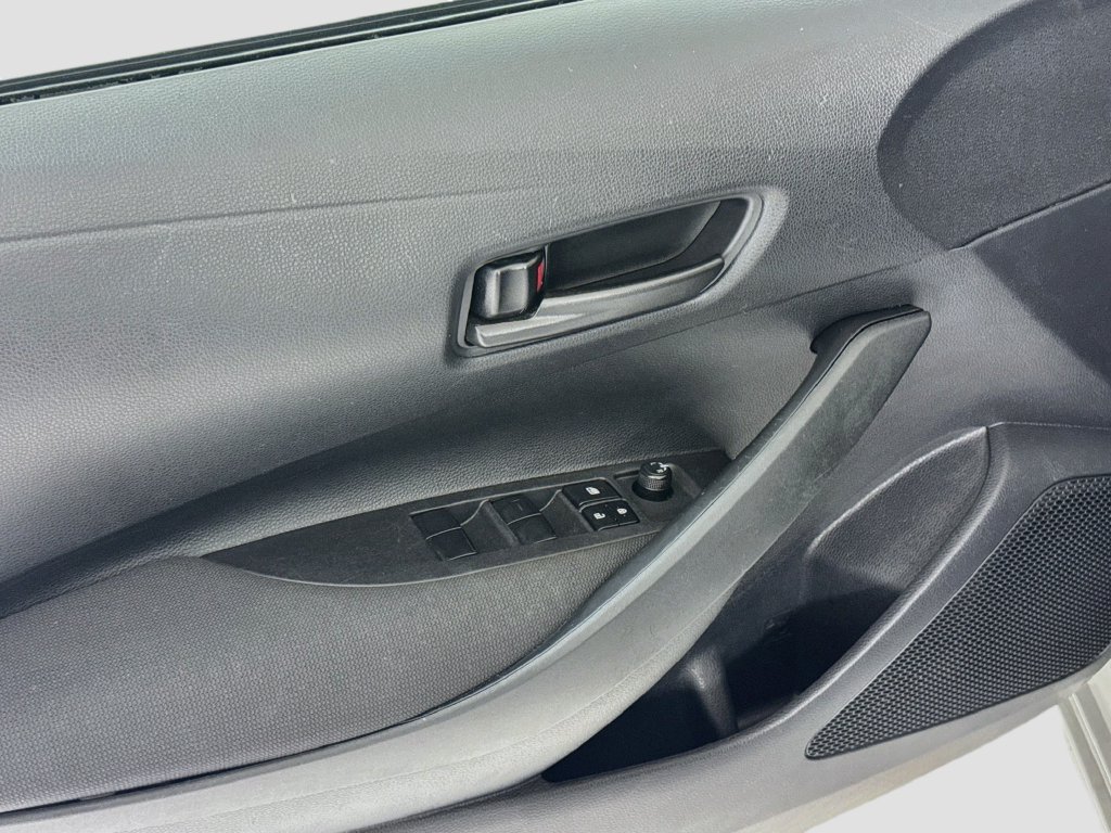 Used 2025 Toyota Corolla LE FWD image 18