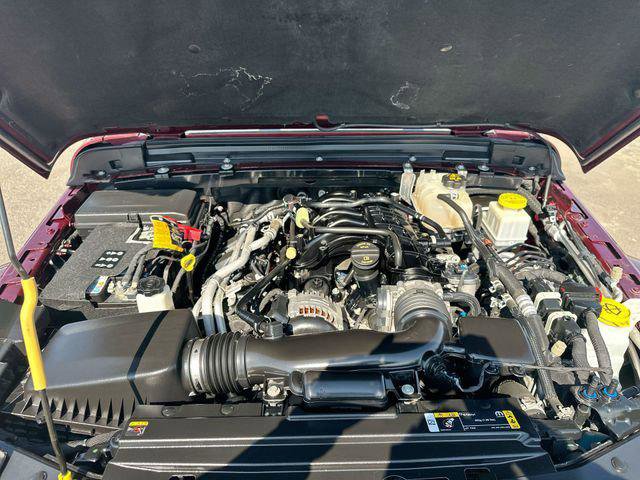 Certified 2022 Jeep Gladiator Sport AWD/4WD image 26