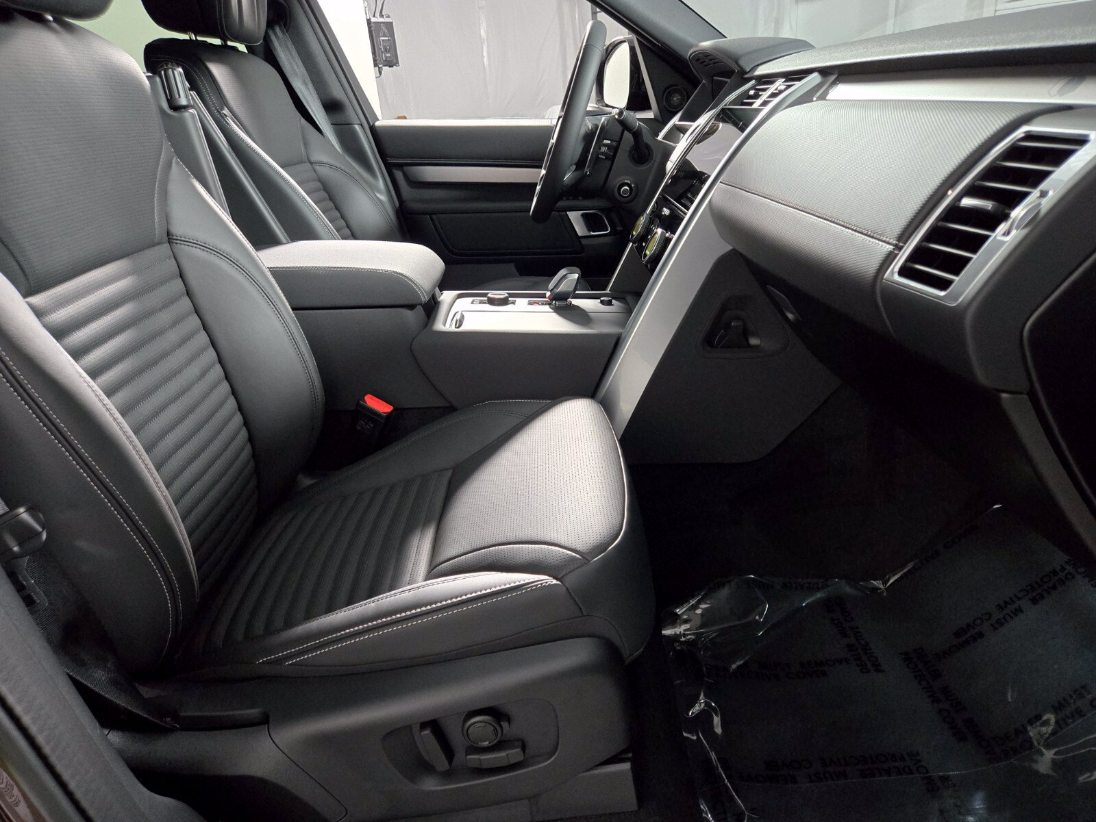 New 2026 Land Rover Discovery Limited Edition AWD/4WD image 3