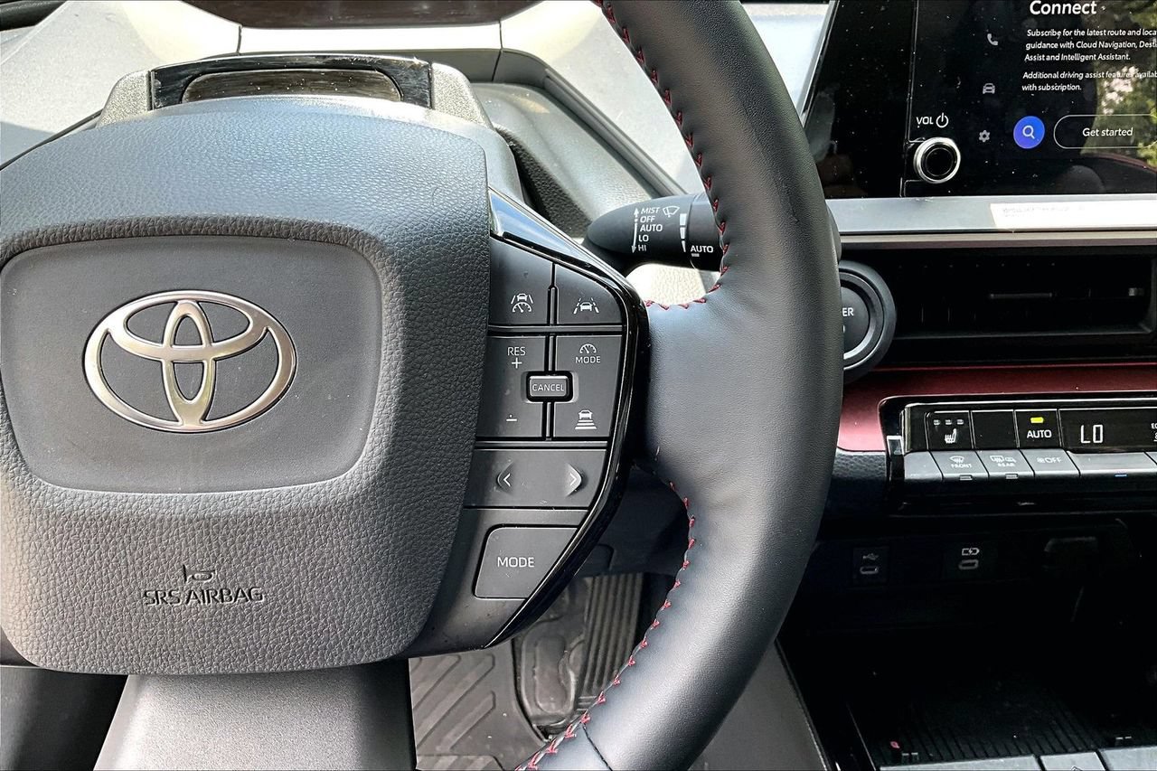 Used 2024 Toyota Prius Prime FWD image 11