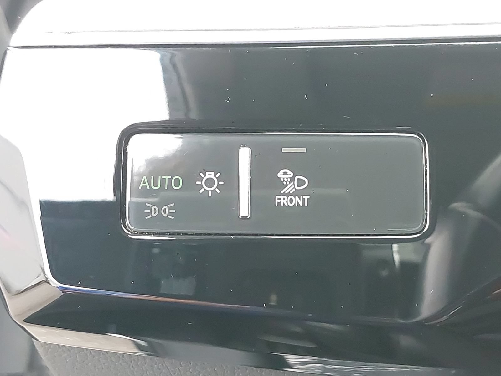 Used 2024 Audi Q8 e-tron Premium Plus w/ Prestige Package AWD/4WD image 29
