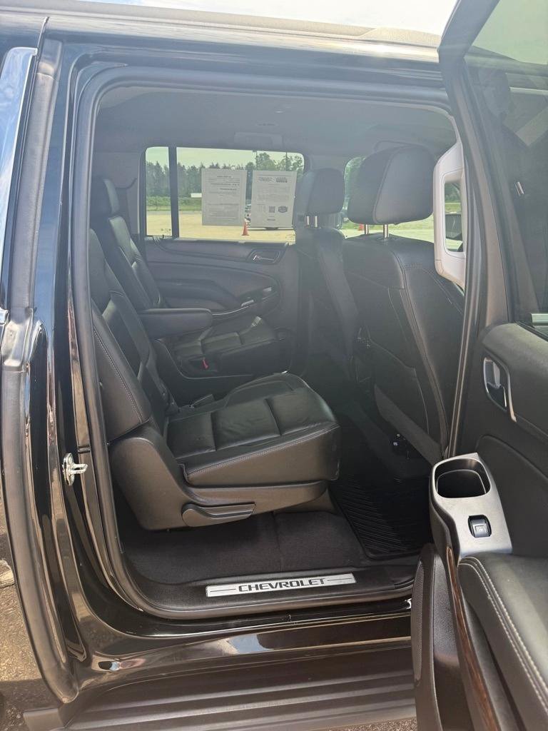 Used 2019 Chevrolet Suburban LT w/ Luxury Package AWD/4WD image 20