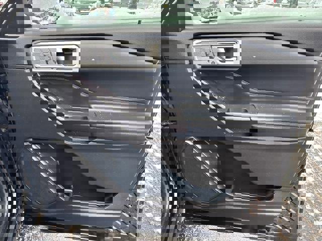 Used 2020 Ford Explorer Limited image 16