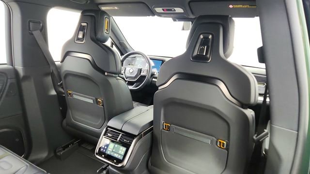 Used 2025 Rivian R1S Adventure image 28