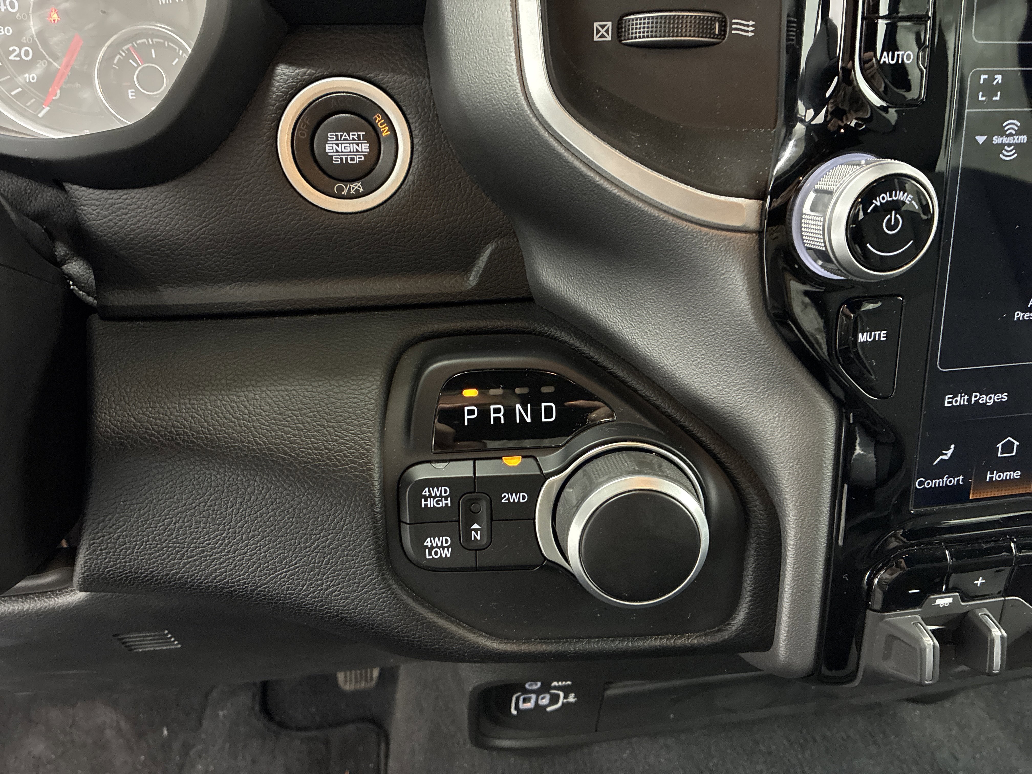 Certified 2024 RAM 2500 Big Horn w/ Safety Group AWD/4WD image 19