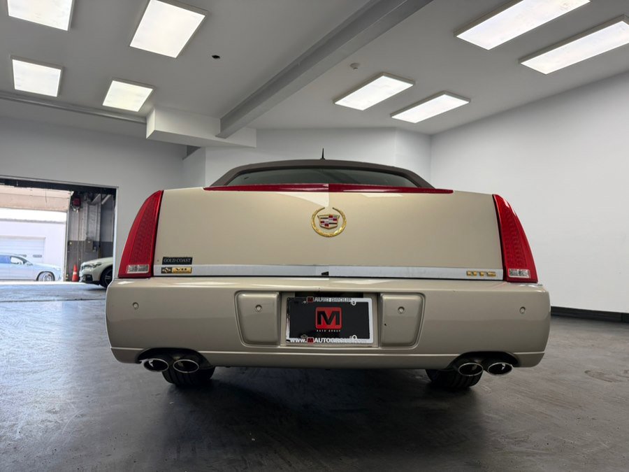 Used 2008 Cadillac DTS w/ Sun And Sound Package image 11