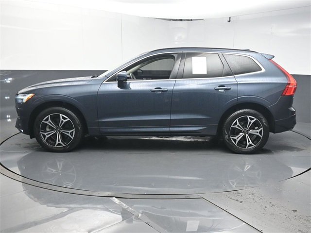 Used 2022 Volvo XC60 B5 Momentum w/ Climate Package image 5