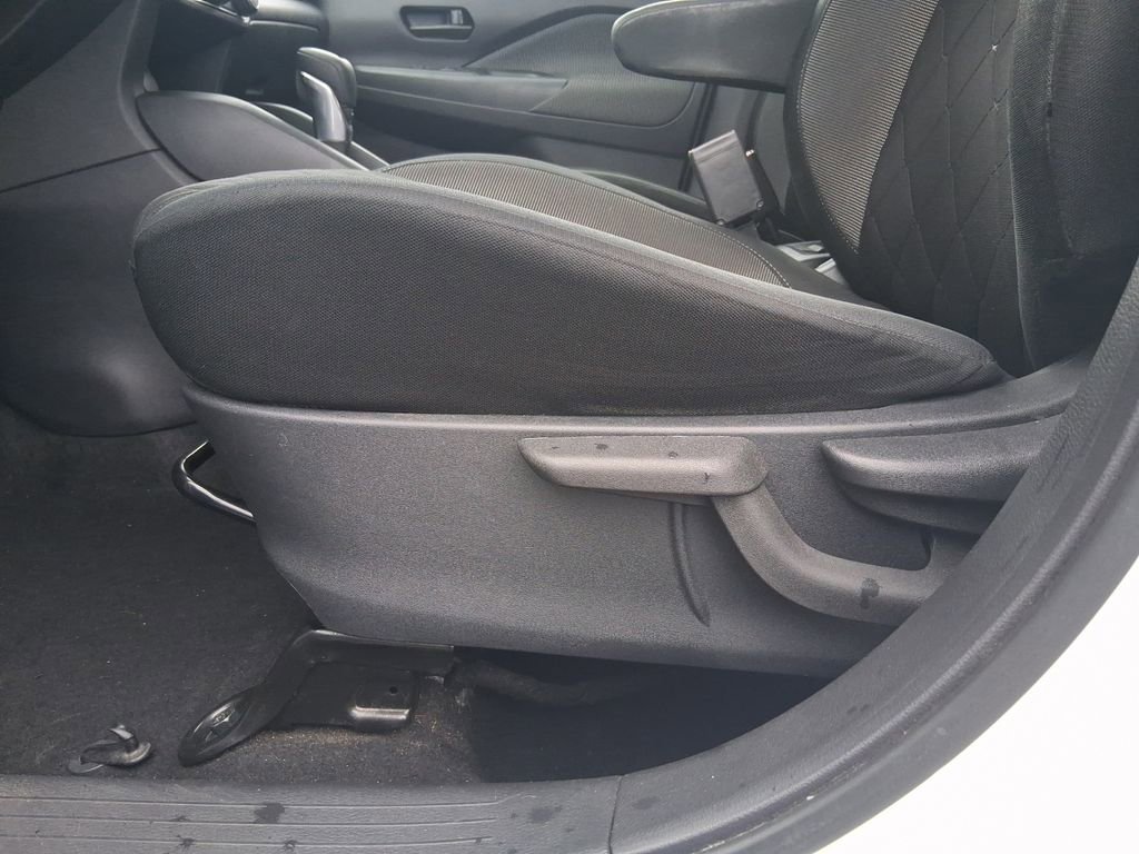 Certified 2020 Nissan Kicks S image 13