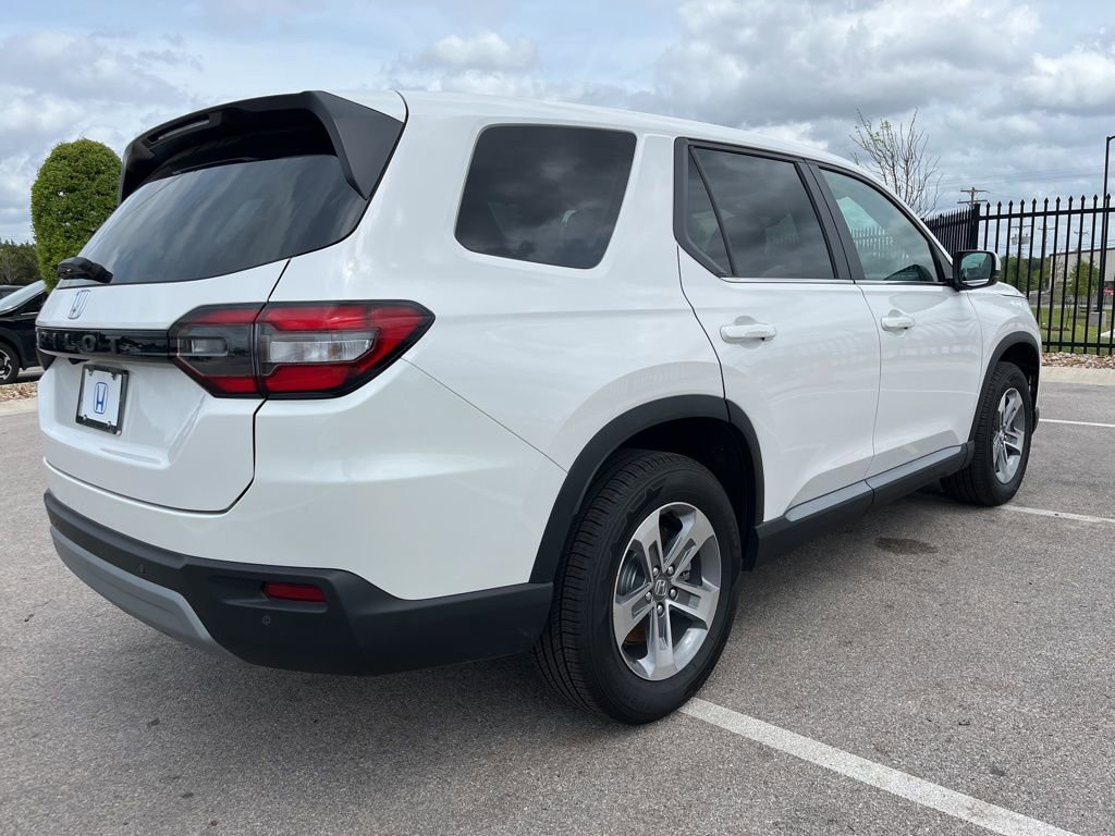 Certified 2025 Honda Pilot EX-L image 4
