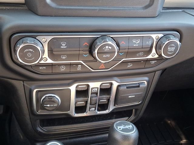 Used 2019 Jeep Wrangler Unlimited Sahara image 15