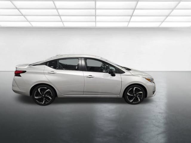 Used 2024 Nissan Versa SR image 3