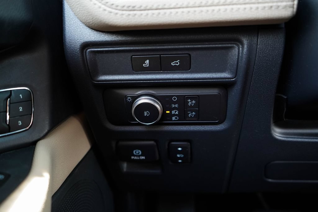 Used 2022 Ford Expedition Limited AWD/4WD image 31