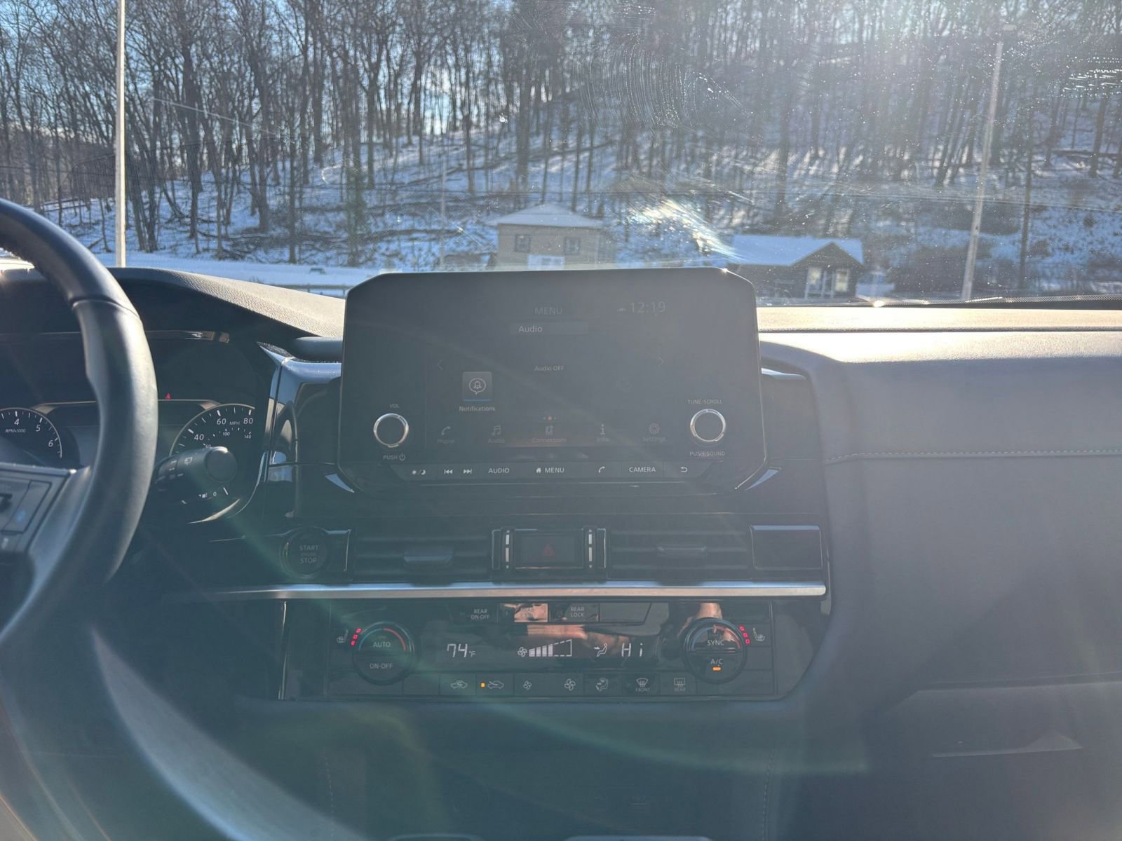 Used 2025 Nissan Pathfinder SV image 21