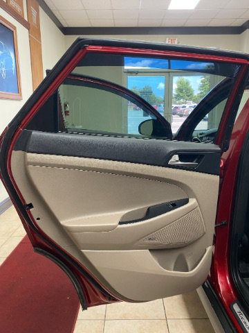 Used 2021 Hyundai Tucson Limited AWD/4WD image 7