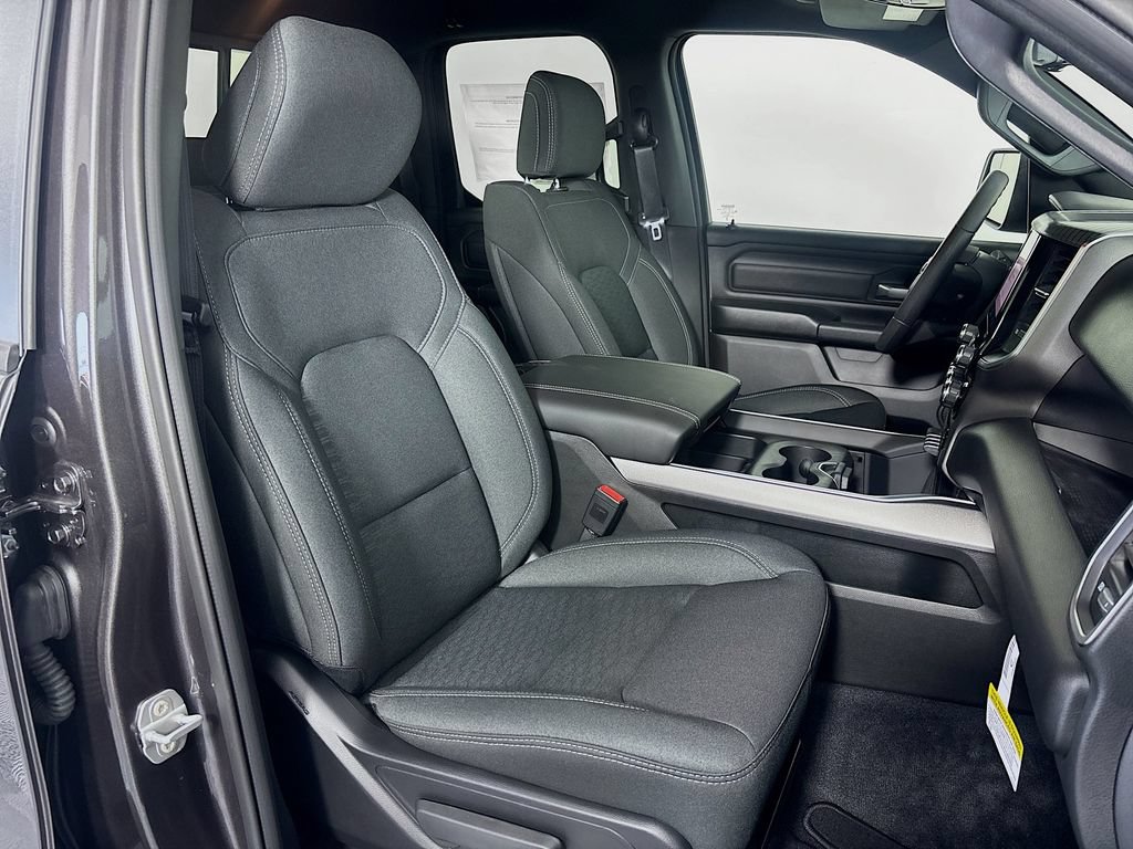 New 2026 RAM 1500 Express AWD/4WD image 18