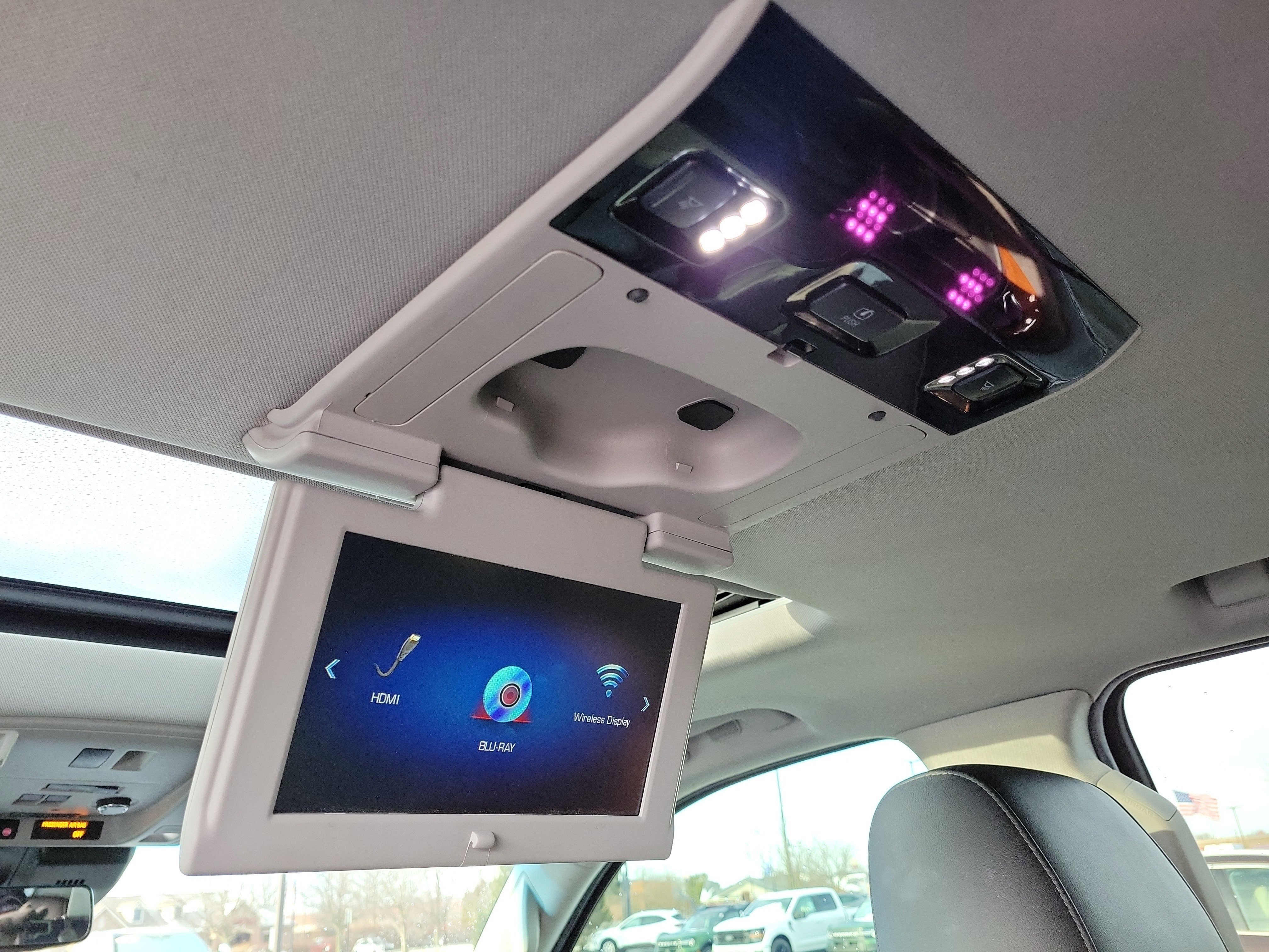 Used 2019 Cadillac Escalade ESV Luxury image 13