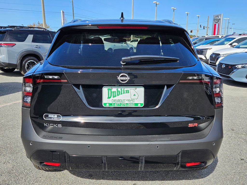 New 2026 Nissan Kicks SR image 9