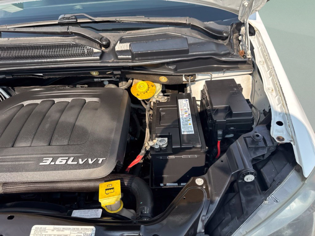 Used 2016 Dodge Grand Caravan SE FWD image 24