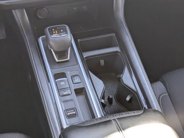 Used 2022 Nissan Pathfinder SV w/ SV Black Package image 14