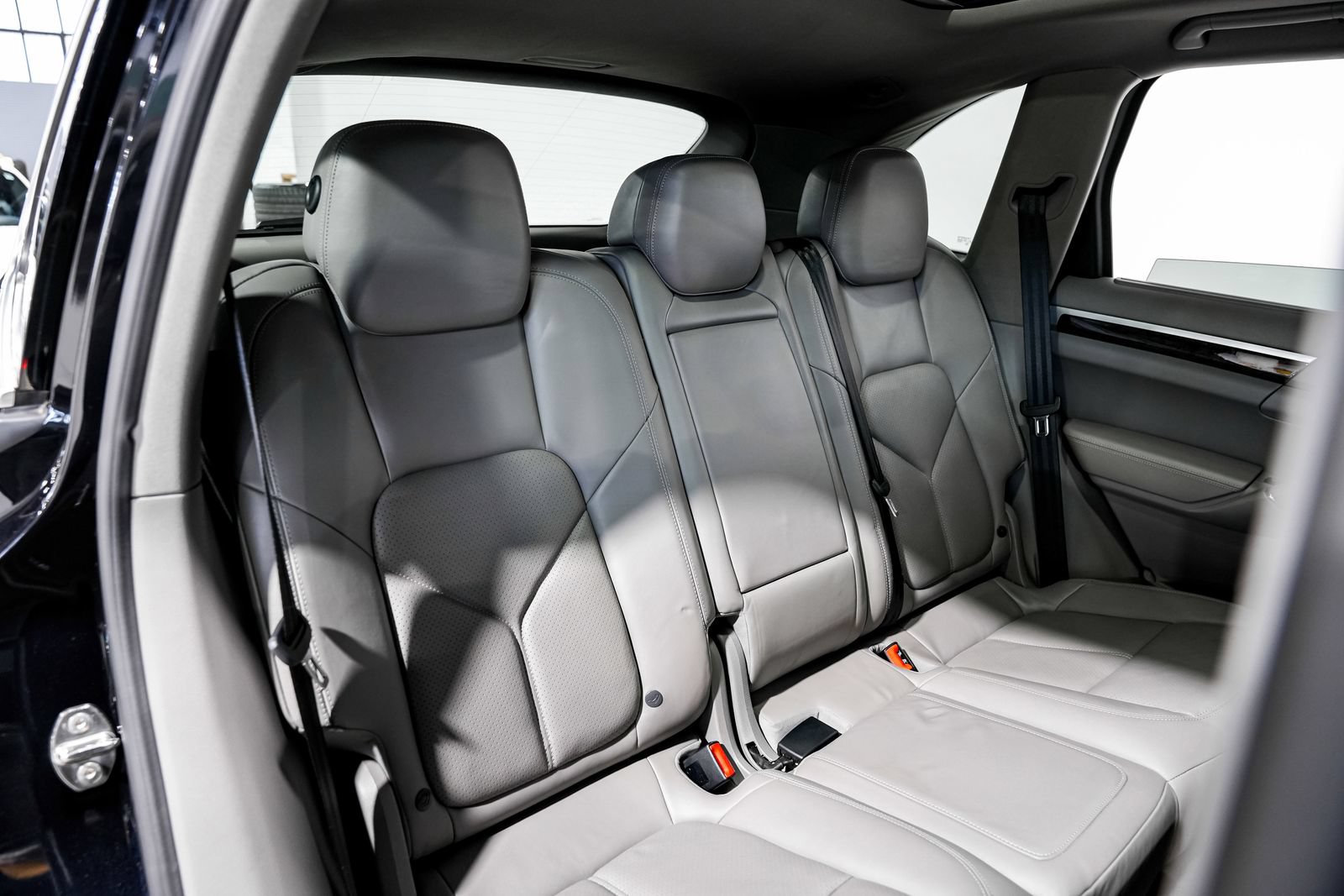 Used 2013 Porsche Cayenne Diesel AWD/4WD image 31