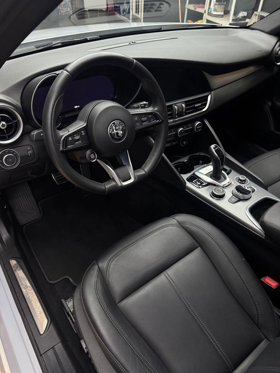 Used 2024 Alfa Romeo Giulia Ti RWD image 7