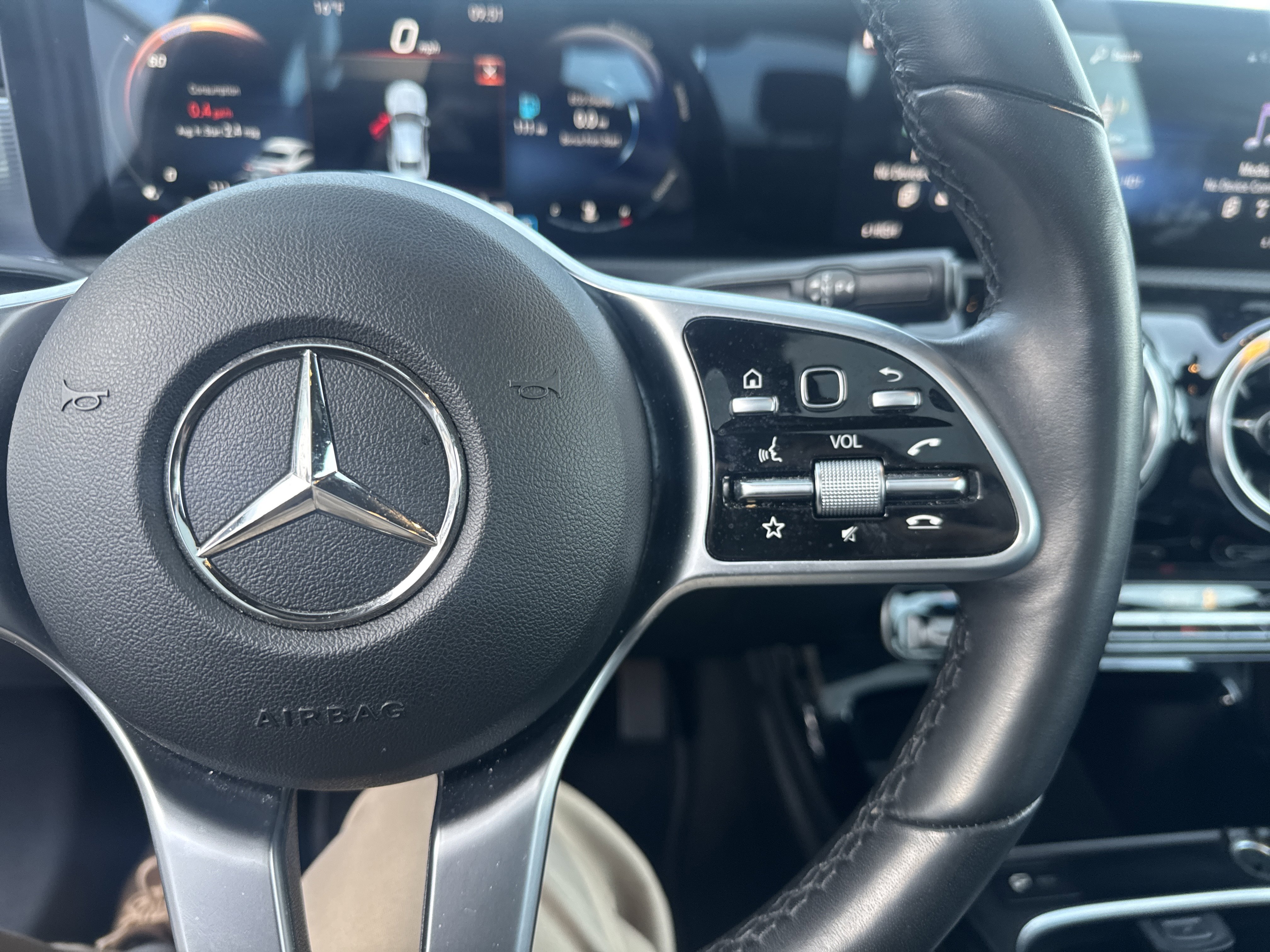 Used 2022 Mercedes-Benz CLA 250 4MATIC image 19