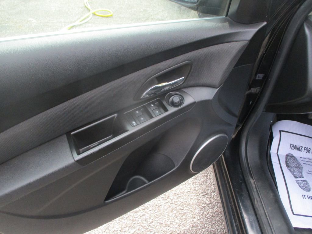 Used 2012 Chevrolet Cruze LT FWD image 8