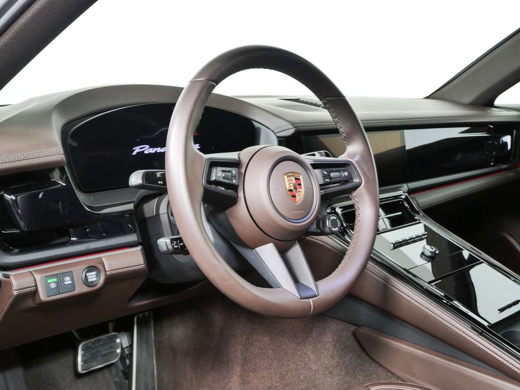 Certified 2025 Porsche Panamera 4 AWD/4WD image 4
