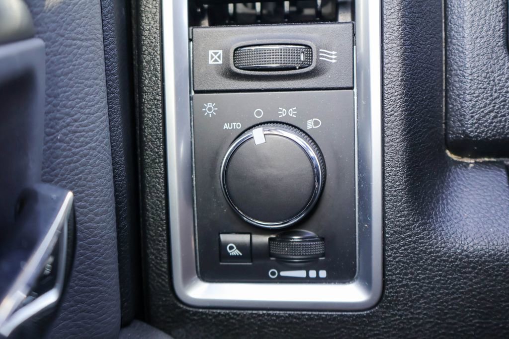 Used 2024 RAM 1500 Classic SLT AWD/4WD image 17