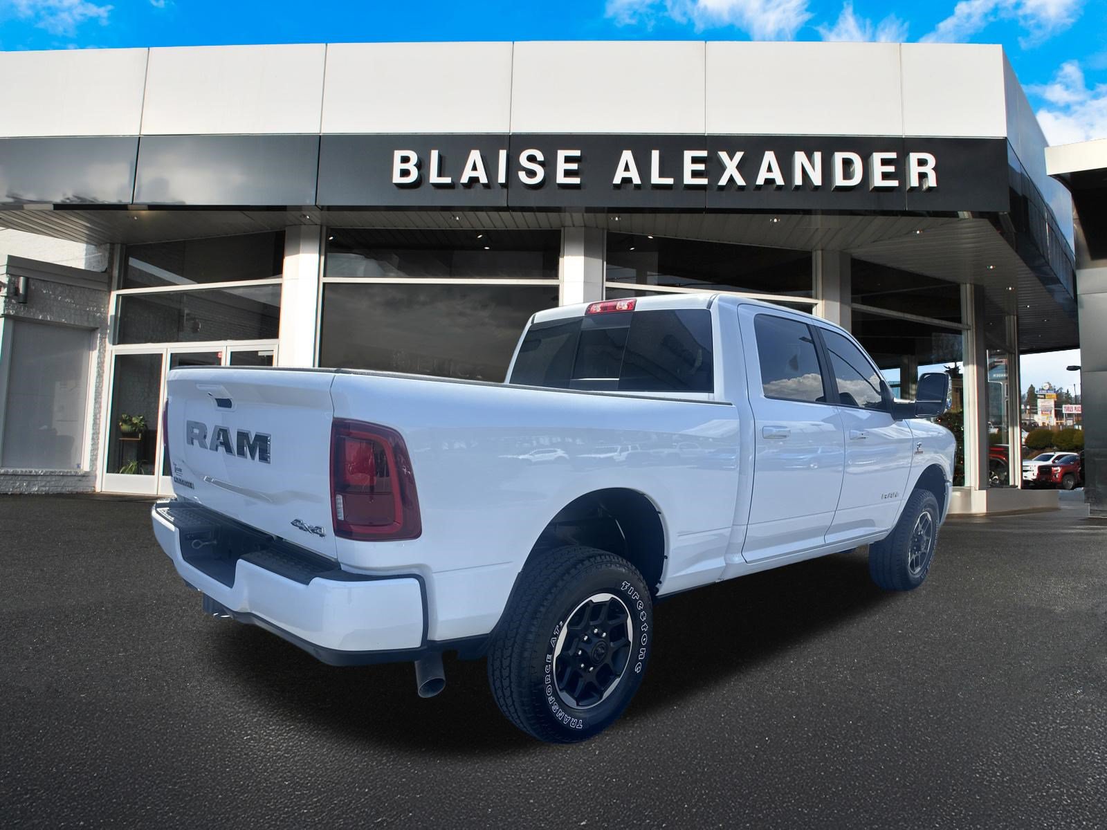 Used 2026 RAM 2500 Laramie AWD/4WD image 3