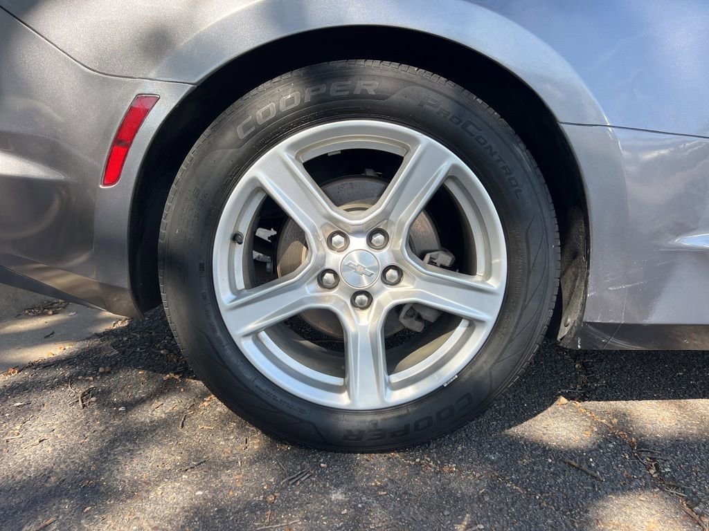 Used 2022 Chevrolet Camaro LT image 9