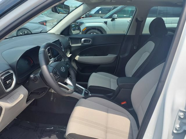 Certified 2025 Hyundai Venue SEL FWD image 10