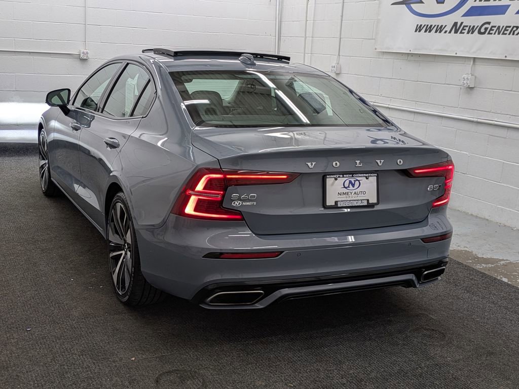 Used 2022 Volvo S60 B5 Momentum w/ Premium Package image 23