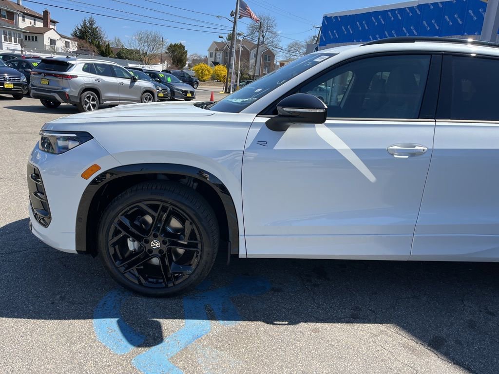 New 2026 Volkswagen Tiguan SE R-Line image 23