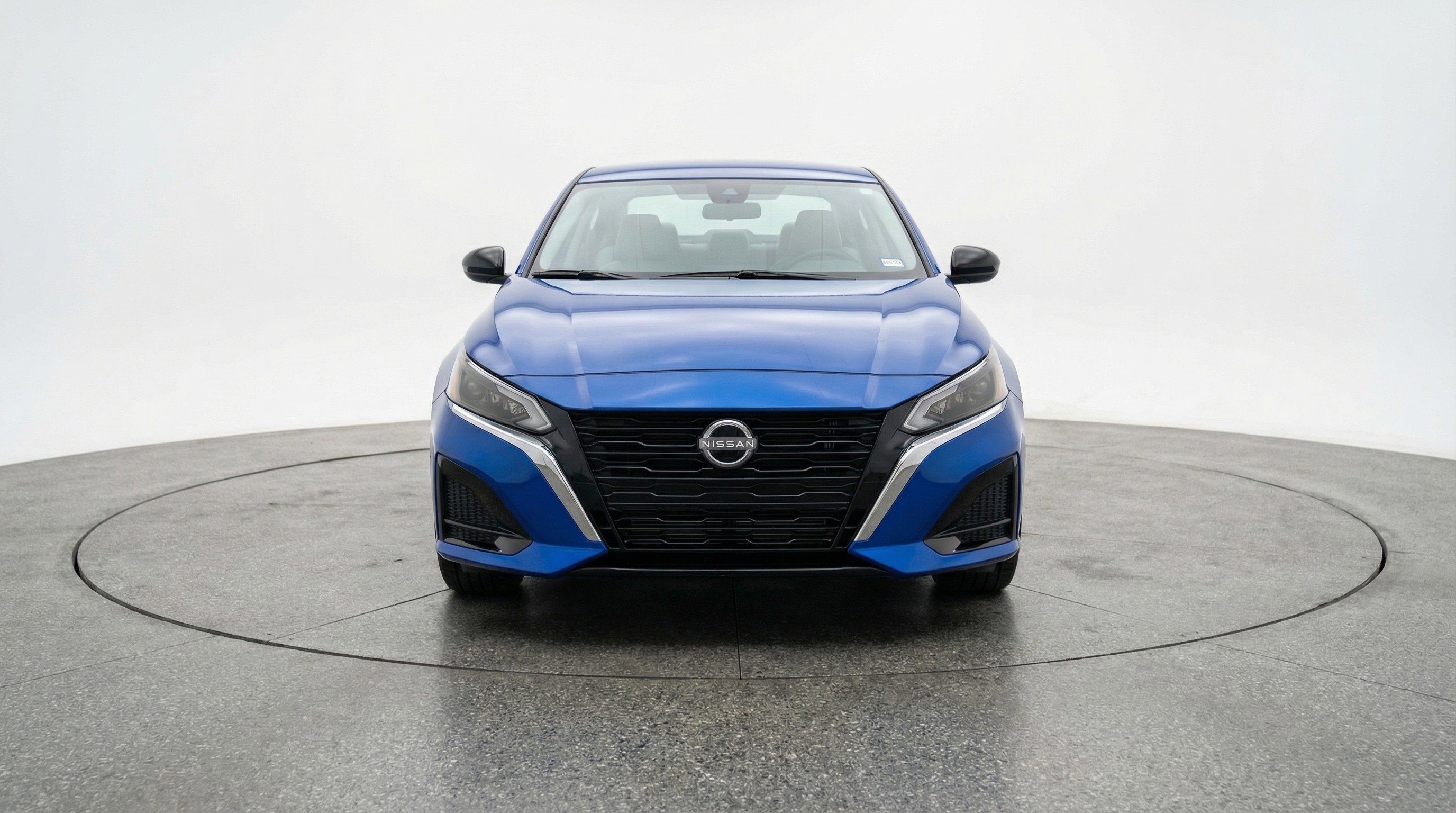 Used 2025 Nissan Altima 2.5 SV image 2